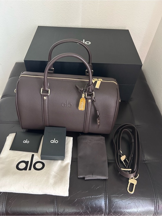 ALO Yoga Handbags - ALO Yoga Daily Voyage Bag